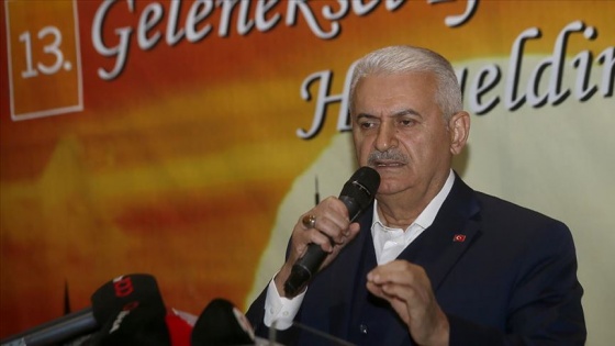 Binali Yıldırım, hal esnafıyla iftarda bir araya geldi