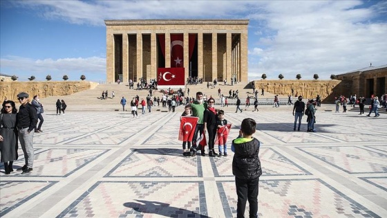 Binlerce vatandaş Cumhuriyet Bayramı coşkusunu Anıtkabir'de yaşadı