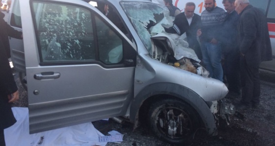 Bitlis'te ambulans ile hafif ticari araç çarpıştı: 4 ölü, 1 yaralı