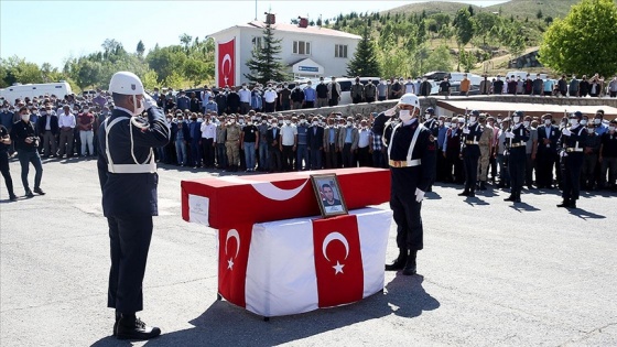 Bitlis'te şehit güvenlik korucusu için tören düzenlendi