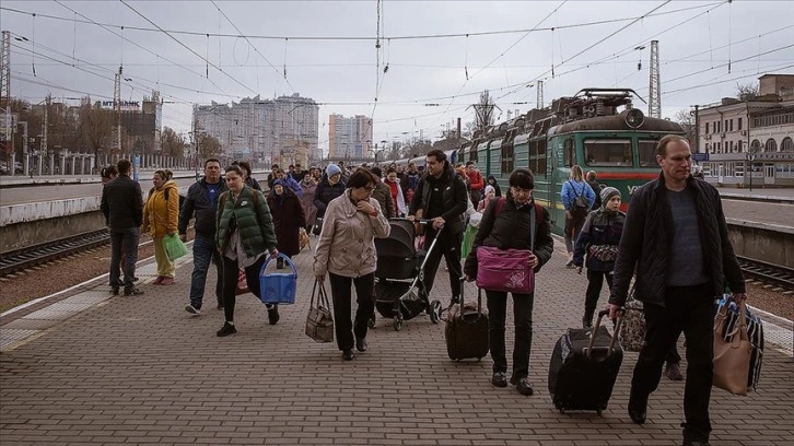 BM: Ukrayna'da en az 1563 sivil öldü, 4 milyon 278 bin 789 kişi komşu ülkelere geçti