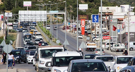 Bodrum’da araçlar 4 km’lik yolu 45 dakikada geçti