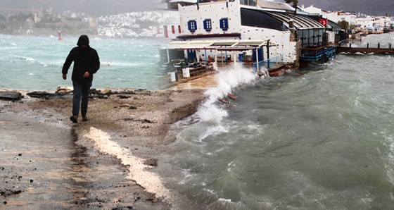 Bodrum’da fırtına ve yağmur etkili oluyor