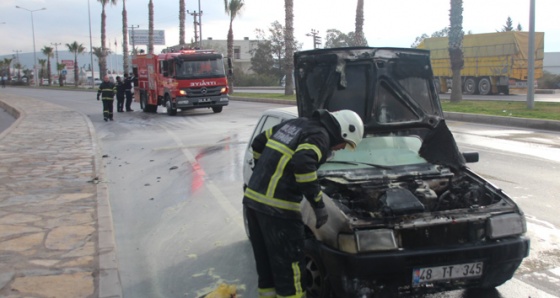 Bodrum’da otomobil bir anda alev aldı