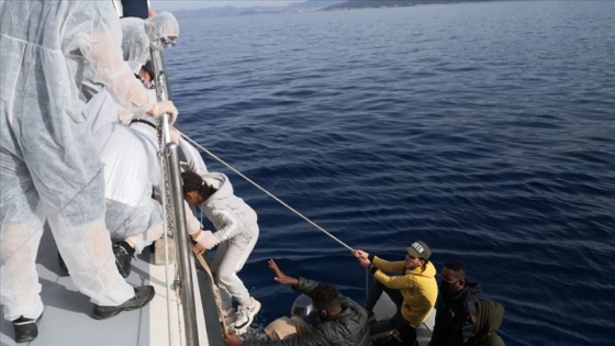 Bodrum'da Türk kara sularına geri itilen 34 düzensiz göçmen kurtarıldı