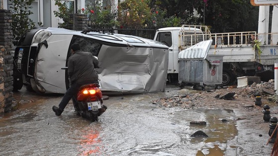 Bodrum'u sağanak vurdu