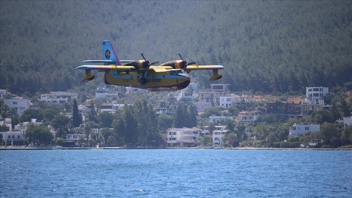 Bodrum'da yangın söndürme uçakları test uçuşu yaptı