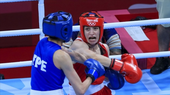 Boks kadınlar 51 kiloda Çakıroğlu gümüş madalya kazandı