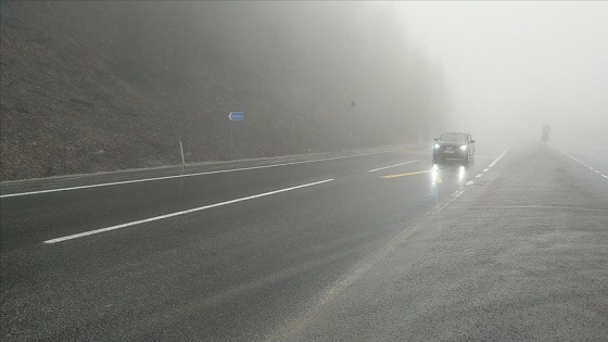 Bolu Dağı'nda sis ve yağmur etkili oluyor