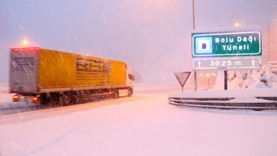 Bolu Dağı'nda tırların geçişine izin verilmiyor