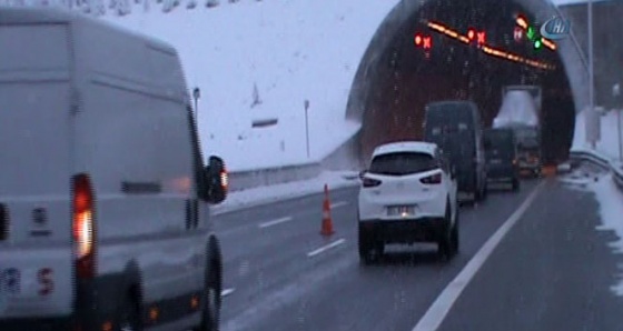 Bolu Dağı’nda uzun araç kuyrukları oluştu