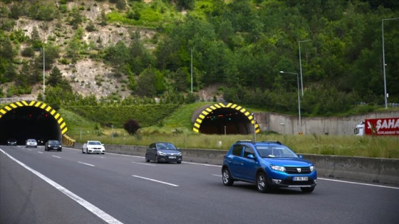 Bolu Dağı Tüneli'nden 12 günde 1 milyonun üzerinde araç geçti