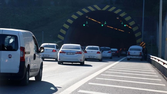 Bolu Dağı Tüneli'nden bayramda 621 bin 736 araç geçti