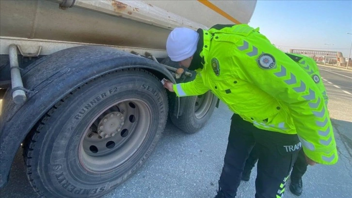 Bolu Dağı'nda zorunlu kış lastiği denetimi yapıldı