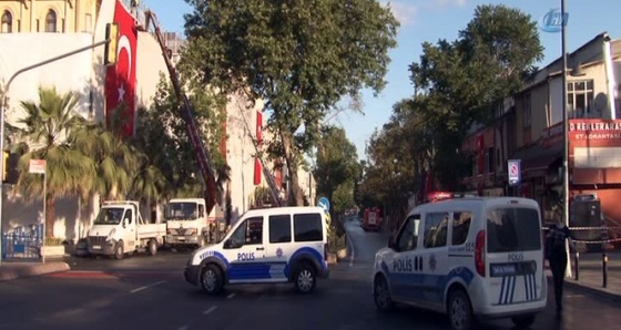 Bombalı saldırının düzenlendiği noktada temizlik çalışmaları sabaha kadar sürdü