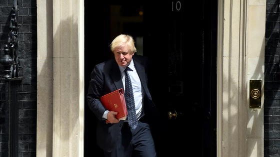 Boris Johnson'dan Theresa May'e 'intihar bombacısı' benzetmesi