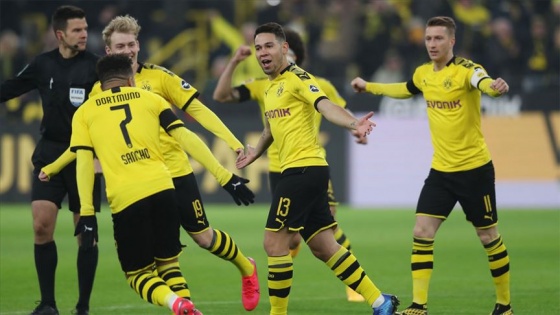 Borussia Dortmund, sahasında Köln'ü 5-1 yendi
