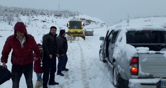 Bozdağ Kayak Merkezi yolunda kurtarma operasyonu