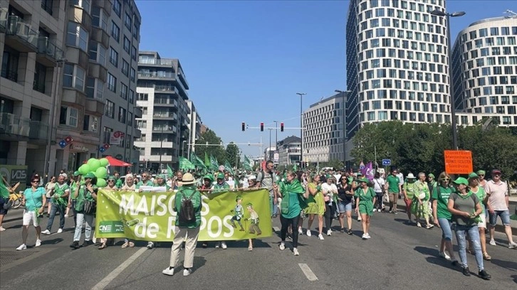 Brüksel'de sağlık sektörü çalışanlarından protesto