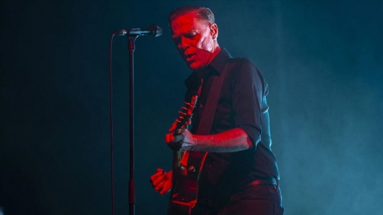 Bryan Adams İstanbul'da konser verdi