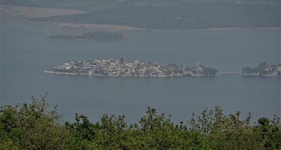 Bu köye gelip manzarasını görenler hayran kalıyor