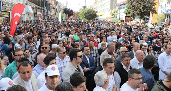 Bu kuyruğun başı var, sonu yok