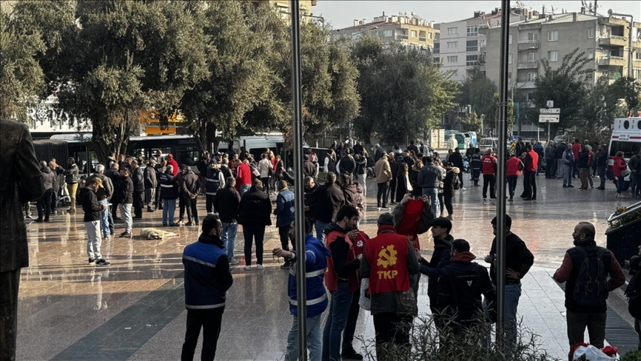 Buca Belediyesi'nde işçiler greve başladı