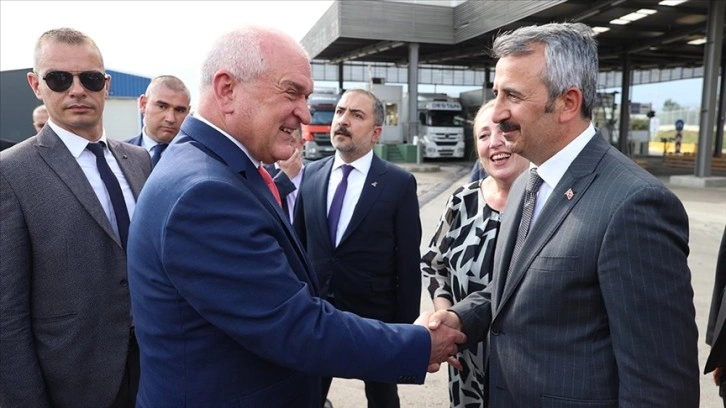 Bulgaristan Başbakanı Glavçev ile Edirne Valisi Sezer, sınırdaki Ortak Temas Noktası'nda görüşt