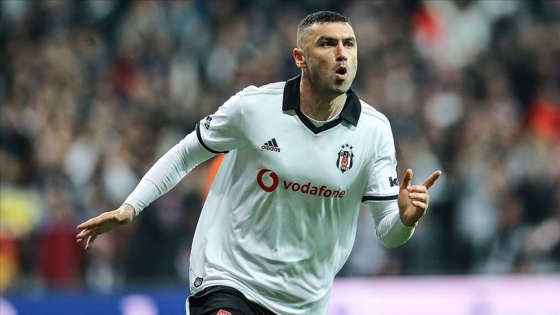 Burak Yılmaz, Beşiktaş'ın dertlerini bitirdi