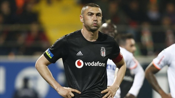 Burak Yılmaz, hastalığı nedeniyle yarın Sevilla karşılaşmasında forma giyemeyecek