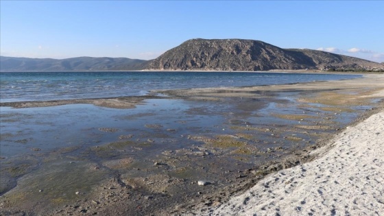 Burdur Valisi Arslantaş: Polenler Salda Gölü&#039;nde sarımtırak görüntüyü meydana getirdi