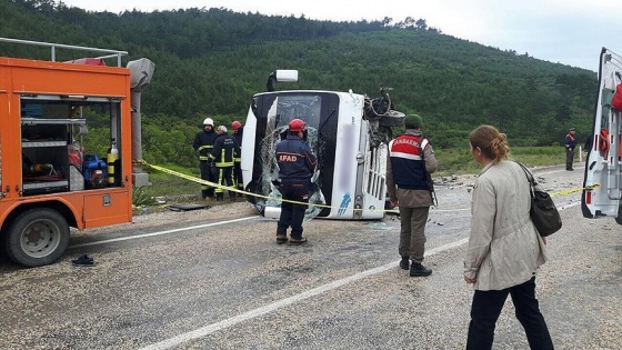 Bursa'da trafik kazası: 3 ölü, 9 yaralı