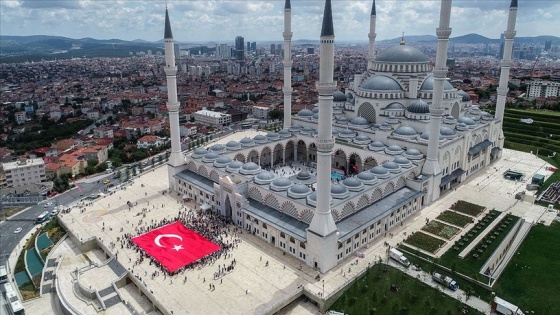 Büyük Çamlıca Camisi&#039;nde Yaz Kuran Kursu Şenliği