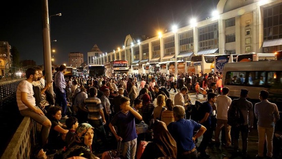 Büyük İstanbul Otogarı'nda bayram yoğunluğu