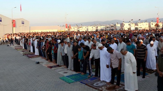 Çadır kentlerdeki sığınmacılar bayrama hüzünlü girdi