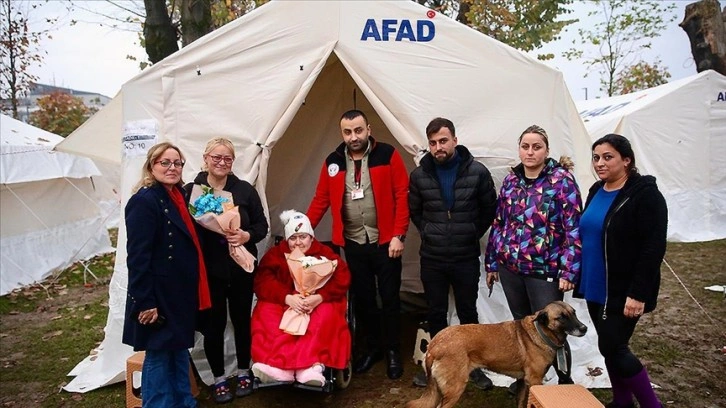 Çadırda kalan engelli depremzede 