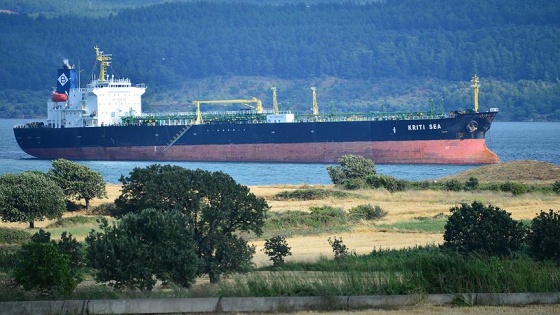 Çanakkale Boğazı'nda karaya oturan gemi kurtarıldı