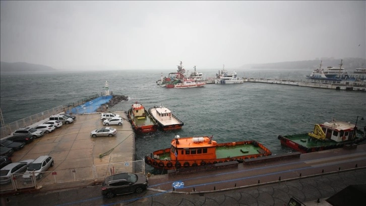 Çanakkale Boğazı transit gemi geçişlerine açıldı