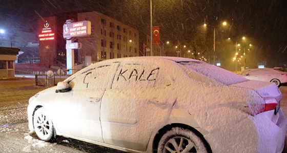 Çanakkale’de kar yağışı etkili oluyor: Adalara bazı seferler iptal