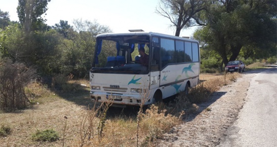 Çanakkale'de minibüs devrildi: 12 yaralı