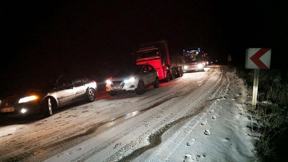 Çanakkale'de ulaşıma kar ve tipi engeli