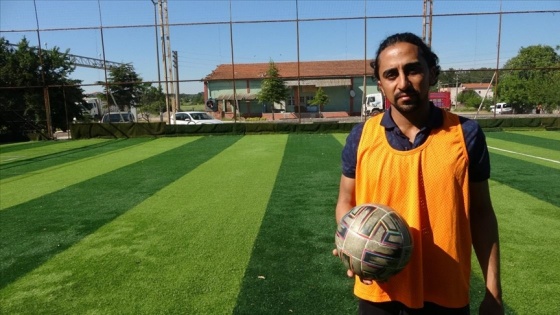 Çanakkale'de yaşayan Afganistanlı genç futbol hakemi mesleğini Türkiye'de sürdürmek istiyorum