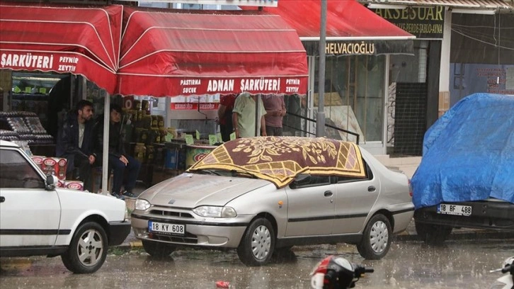 Çankırı'da dolu ve sağanak etkili oldu