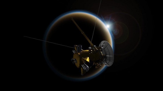 Cassini'den Titan'a 'elveda öpücüğü'