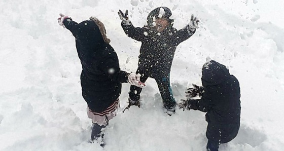 Çatak’ta eğitime kar engeli | Van'da 10 Ocak okullar tatil mi?
