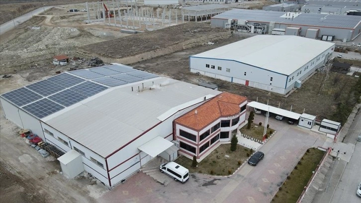 Çatısı güneş enerjisi santraline dönüştürülen fabrika elektrik faturasını düşürdü