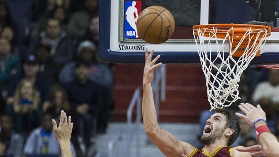 Cavaliers play-off'lara galibiyetle başladı