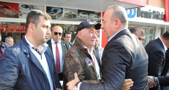 Çavuşoğlu’ndan şehit ailesine taziye ziyareti