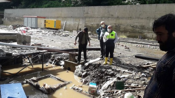 Çayeli'nde şiddetli yağış etkili oldu