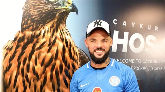 Çaykur Rizespor'da Moroziuk sözleşme imzaladı